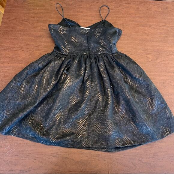 Love...Ady Fit and Flare Dress Black Gold Large - Picture 4 of 16